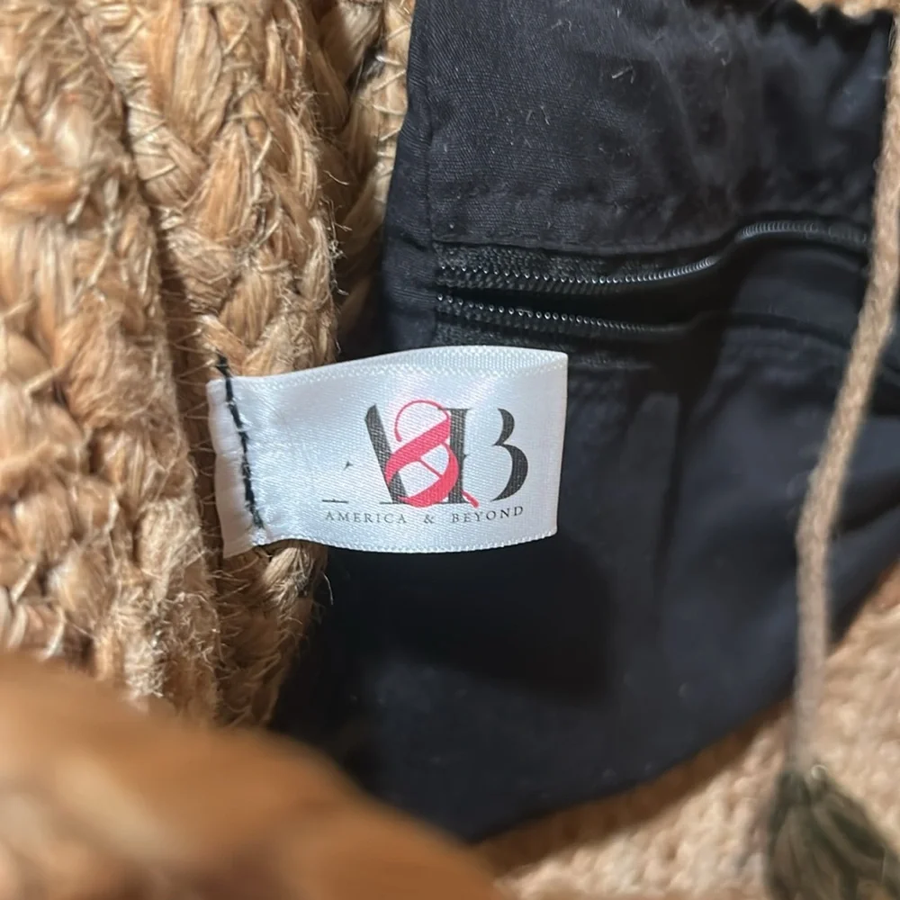 America & Beyond jute, animal print tote, like new | offer in description